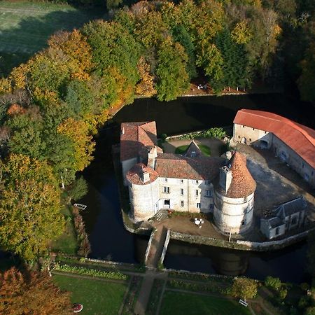 La Loge du Château Saint-Dier-dʼAuvergne Exterior foto